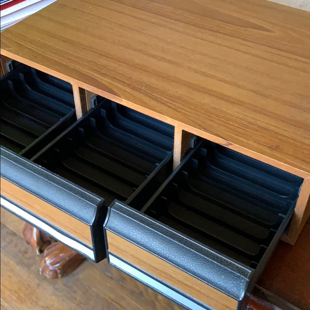 Cassettes holder